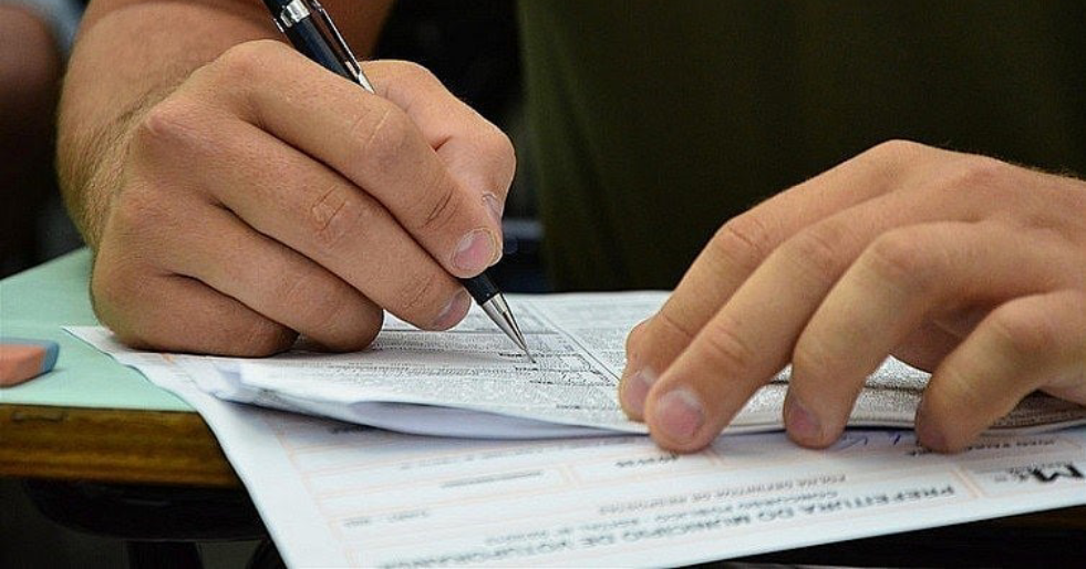 Redação nota mil no Enem 2025: confira dicas para gabaritar as cinco competências